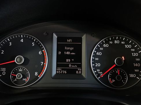 Used 2012 Volkswagen Eos Executive FWD image 16