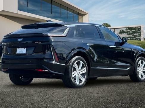 Certified 2024 Cadillac Lyriq Tech w/ Driver Assist Package AWD/4WD image 4
