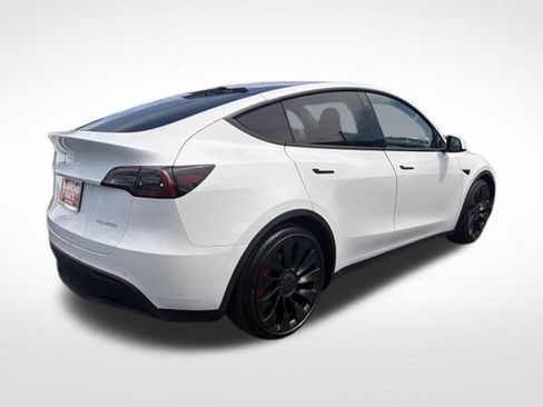 Used 2022 Tesla Model Y Performance AWD/4WD image 3