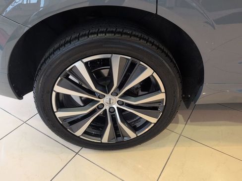 Used 2022 Volvo XC60 B5 Momentum w/ Advanced Package image 53
