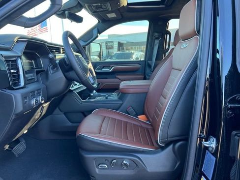 New 2025 GMC Sierra 3500 Denali Ultimate image 14