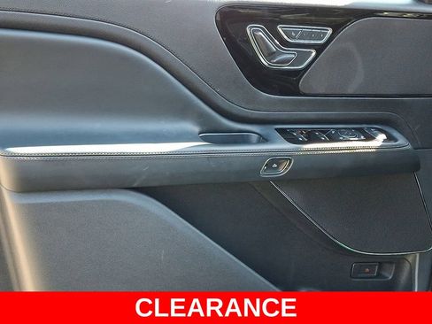 Used 2025 Lincoln Aviator AWD image 12
