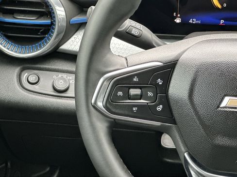 Used 2025 Chevrolet Trax LT w/ Driver Confidence Package FWD image 20
