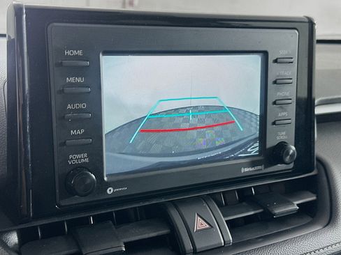 Used 2020 Toyota RAV4 LE w/ Carpet Mat Package image 21