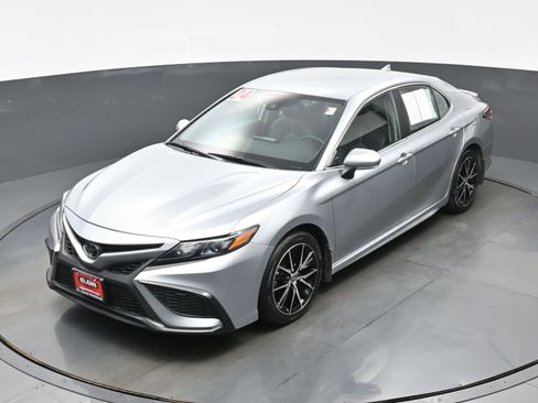 Used 2024 Toyota Camry SE FWD image 35