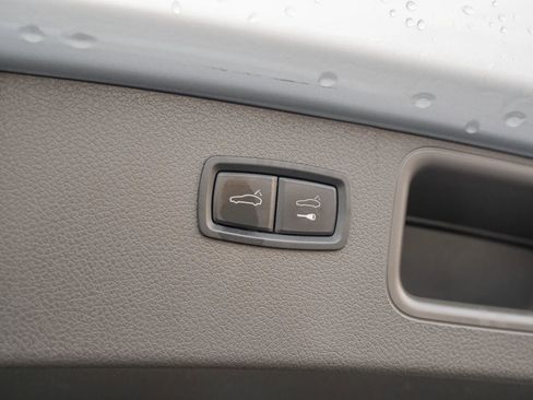 Used 2015 Porsche Macan Turbo image 12