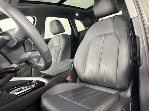 Used 2025 Audi Q5 Premium Plus w/ Premium Plus AWD/4WD image 27