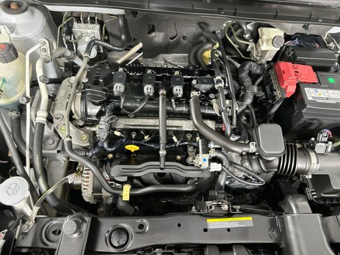 Used 2018 Nissan Kicks SV FWD image 30