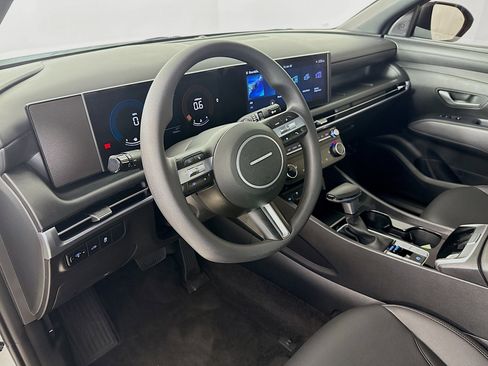 Used 2025 Hyundai Santa Cruz SEL image 8