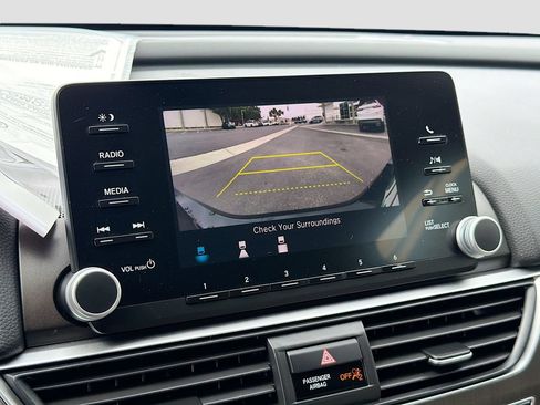 Used 2018 Honda Accord LX image 13