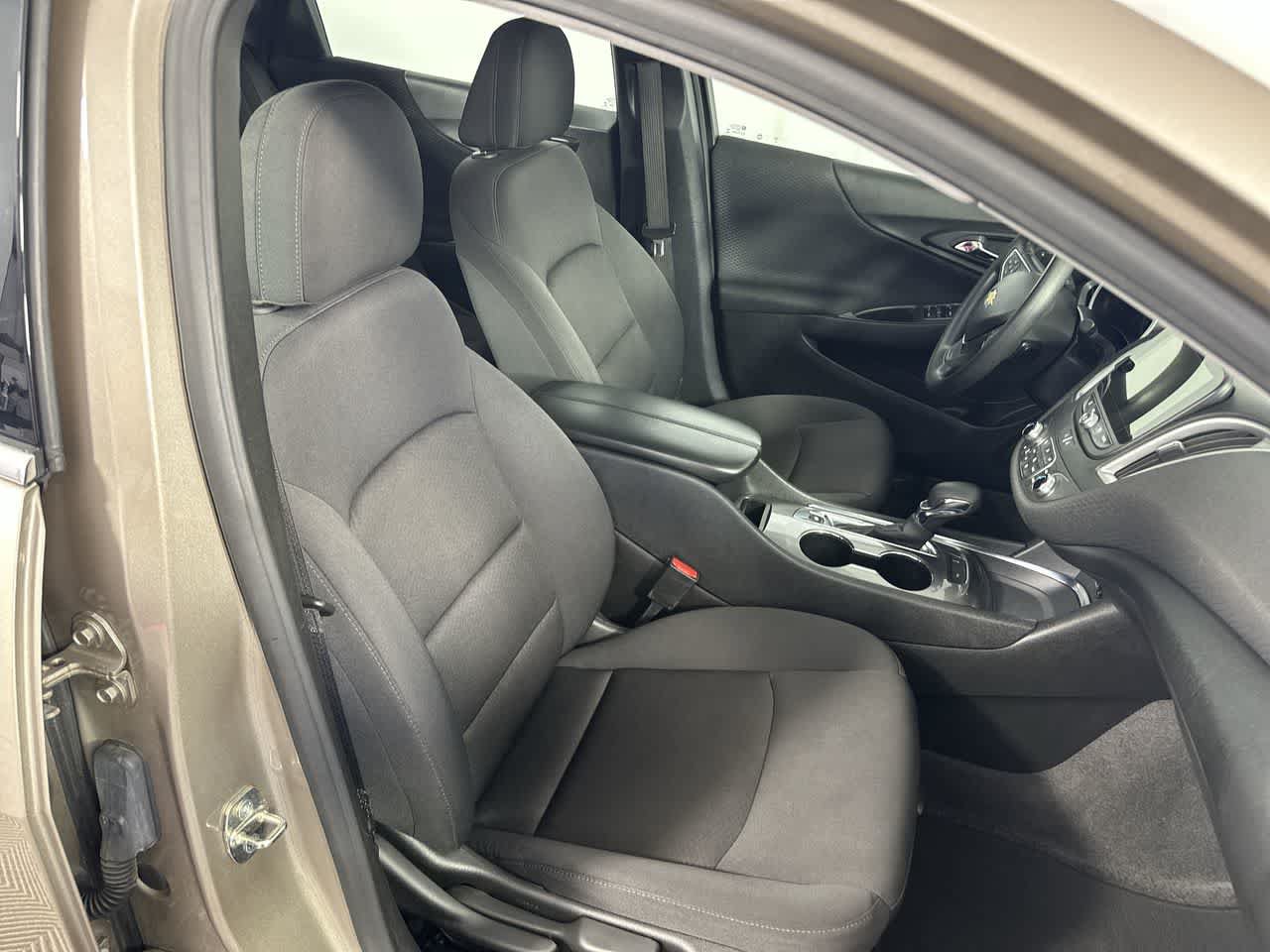 Used 2024 Chevrolet Malibu LT FWD image 19
