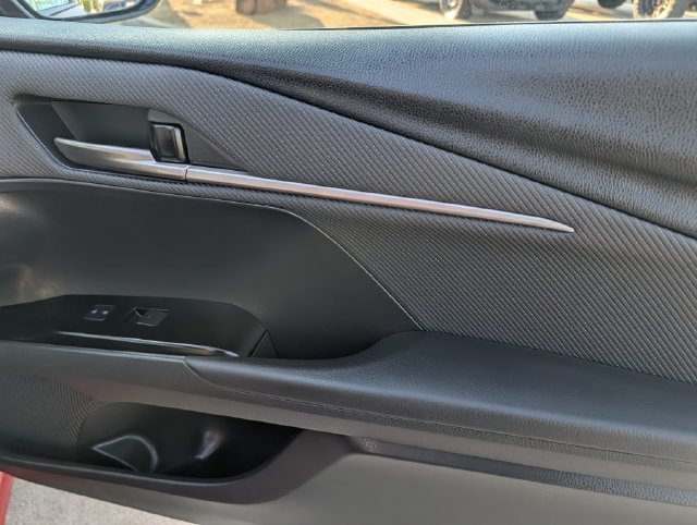 Used 2025 Toyota Camry SE FWD image 33