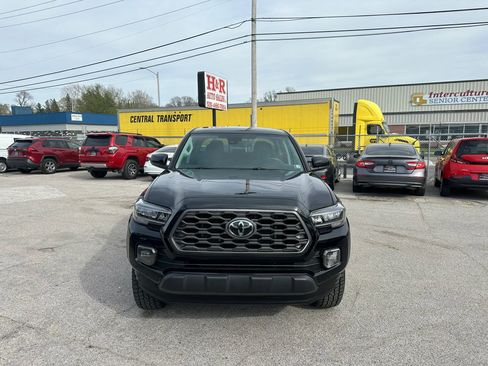 Used 2022 Toyota Tacoma SR5 AWD/4WD image 8