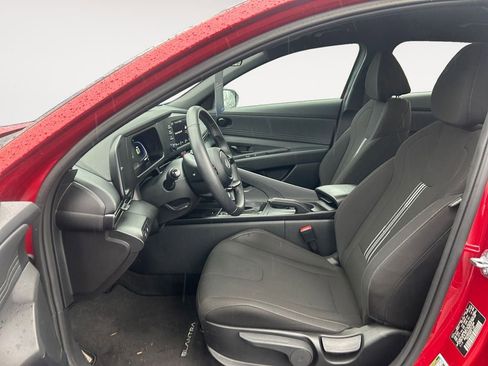 Certified 2025 Hyundai Elantra Sport w/ Cargo Package image 15