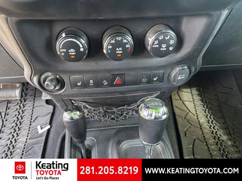 Used 2013 Jeep Wrangler Rubicon w/ PWR Convenience Group AWD/4WD image 18