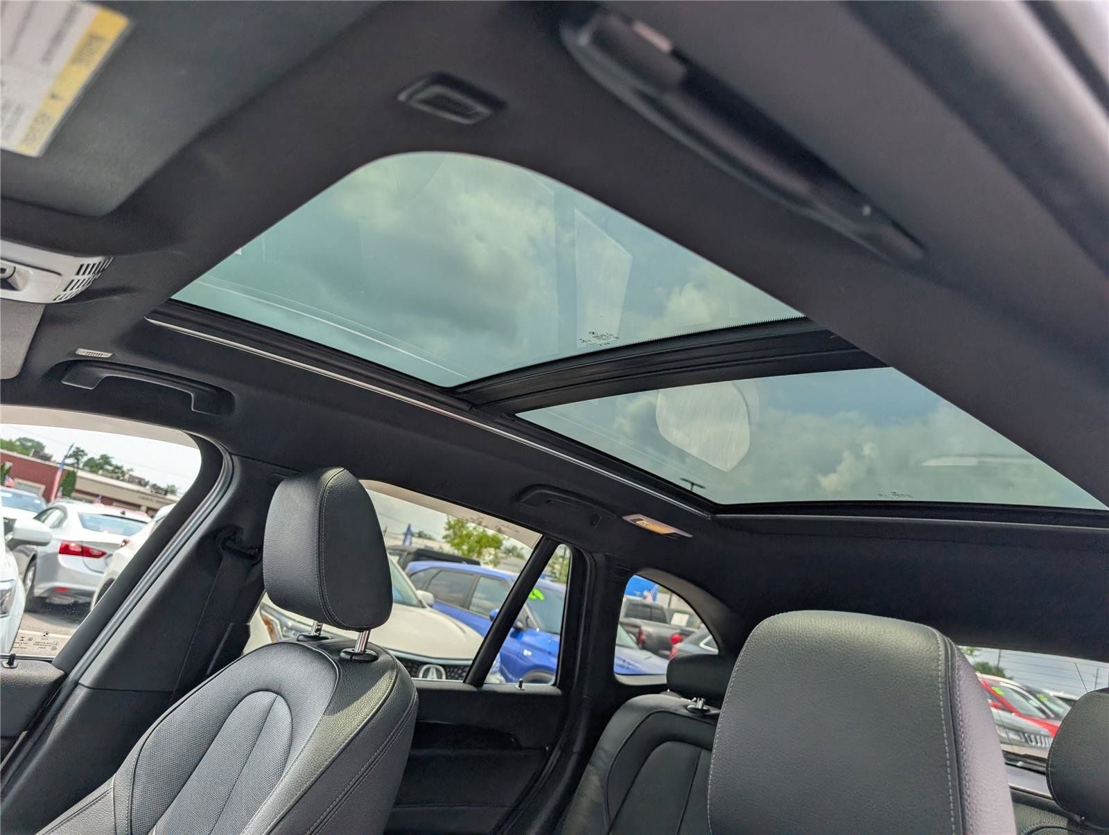 Used 2018 BMW X1 xDrive28i AWD/4WD image 10