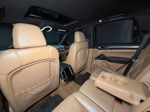 Used 2014 Porsche Cayenne AWD/4WD image 25