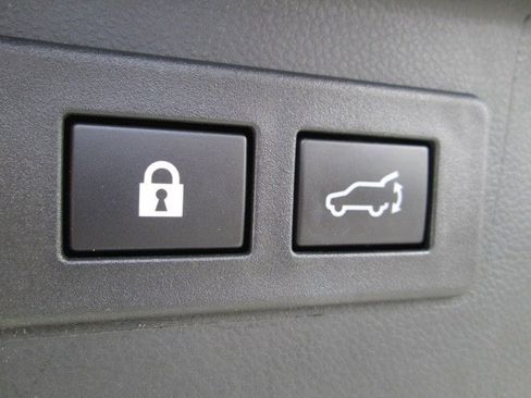 Used 2023 Subaru Outback Premium AWD/4WD image 13