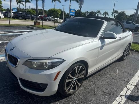 Used 2018 BMW 230i Convertible RWD image 1