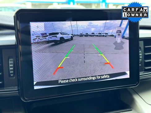 Used 2022 Ford Explorer XLT image 30