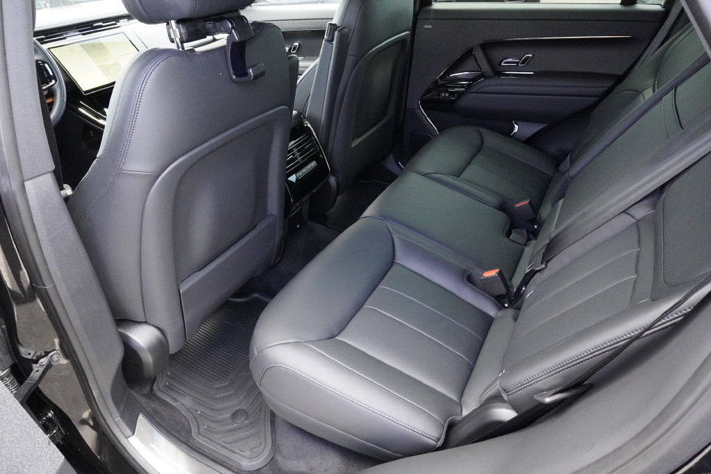 New 2026 Land Rover Range Rover Sport Dynamic SE AWD/4WD image 29
