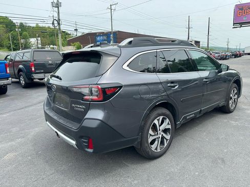 Used 2022 Subaru Outback Touring AWD/4WD image 5