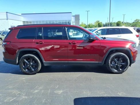 Used 2024 Jeep Grand Cherokee L Limited w/ Black Appearance Package AWD/4WD image 28
