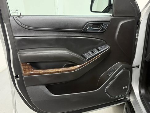 Used 2015 Chevrolet Suburban LT image 21