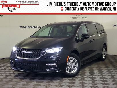 Used 2024 Chrysler Pacifica Touring-L