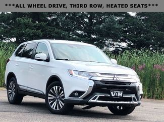 Used 2020 Mitsubishi Outlander ES image 1