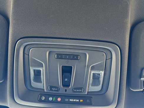 Used 2023 Chevrolet Silverado 1500 LTZ image 34