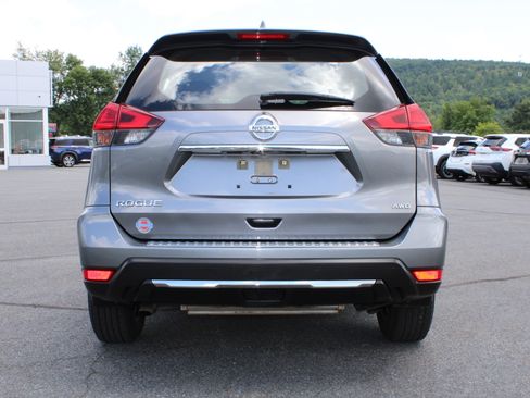 Used 2017 Nissan Rogue S AWD/4WD image 12