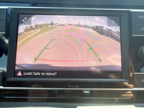 Used 2024 Volkswagen Jetta SE FWD image 25