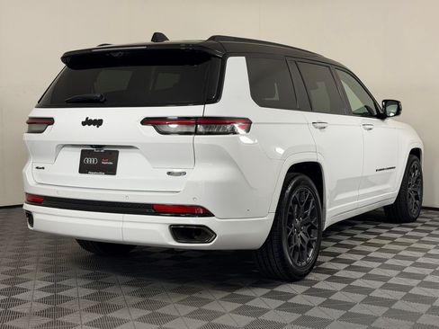 Used 2025 Jeep Grand Cherokee L Summit AWD/4WD image 9