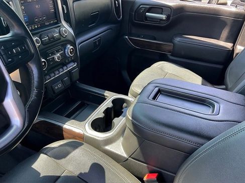 Used 2021 GMC Sierra 1500 SLT image 17
