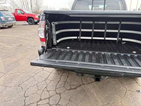 Used 2015 Toyota Tacoma 4x4 Double Cab w/ TRD Sport Package image 11