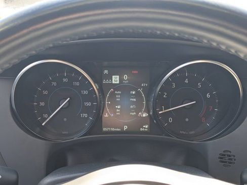 Used 2019 Jaguar F-PACE Premium image 27