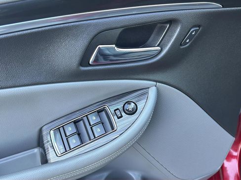 Used 2019 Chevrolet Impala LT w/ LT Convenience Package image 23