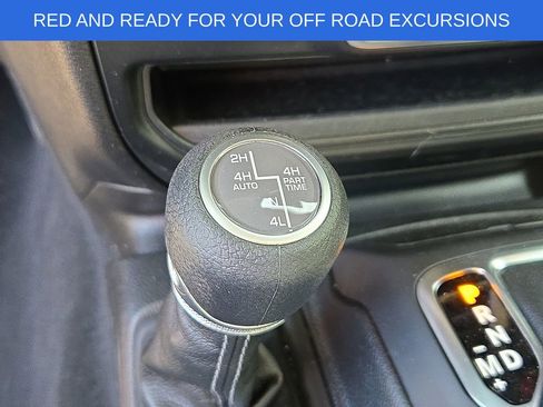 Used 2025 Jeep Wrangler Unlimited Sahara AWD/4WD image 23