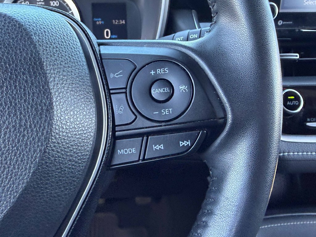 Used 2022 Toyota Corolla SE FWD image 36