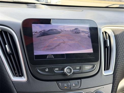 Used 2022 Chevrolet Malibu LT image 20