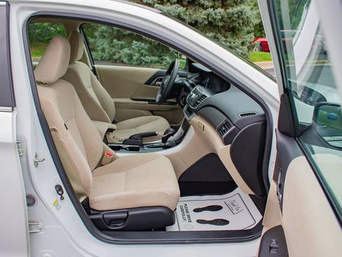 Used 2013 Honda Accord LX image 19