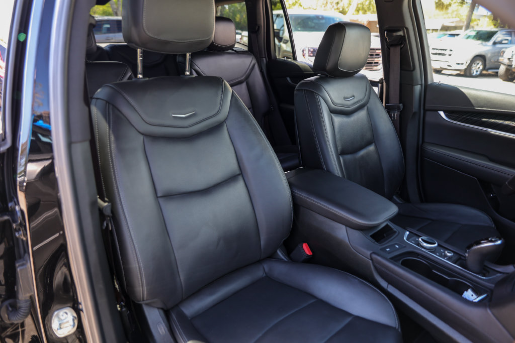 Used 2025 Cadillac XT6 Premium Luxury FWD image 33