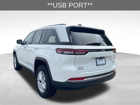 Used 2023 Jeep Grand Cherokee Laredo X AWD/4WD image 8