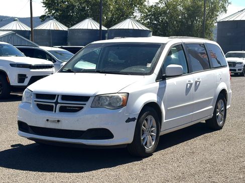 Used 2015 Dodge Grand Caravan SXT FWD image 3