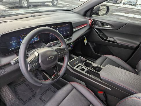 Certified 2025 Chevrolet Equinox RS w/ Safety and Technology Package image 13