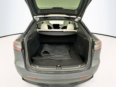 Used 2023 Tesla Model Y Long Range AWD/4WD image 23