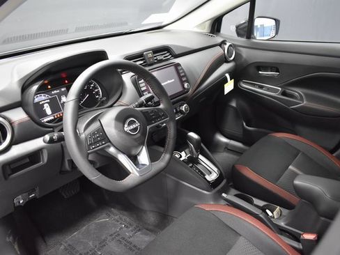 New 2025 Nissan Versa SR w/ Trunk Package image 4