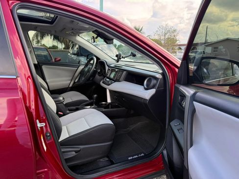 Used 2018 Toyota RAV4 XLE FWD image 22