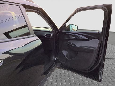 Used 2023 Chevrolet TrailBlazer LT image 17